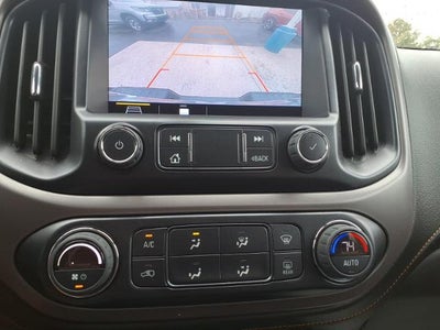 2022 GMC Canyon Crew Cab Short Box 4-Wheel Drive AT4 w/Cloth