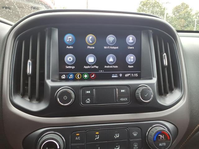 2022 GMC Canyon Crew Cab Short Box 4-Wheel Drive AT4 w/Cloth