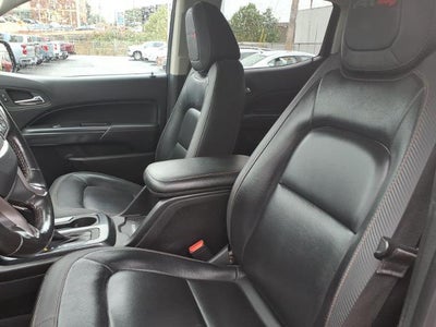 2022 GMC Canyon Crew Cab Short Box 4-Wheel Drive AT4 w/Cloth
