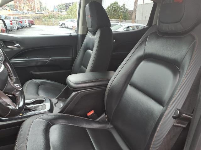 2022 GMC Canyon Crew Cab Short Box 4-Wheel Drive AT4 w/Cloth
