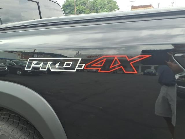2023 Nissan Frontier Crew Cab 4x4 PRO-4X Auto