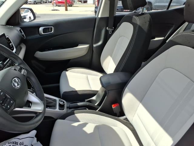 2023 Hyundai Venue Limited IVT