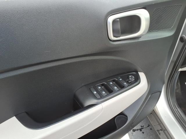 2023 Hyundai Venue Limited IVT